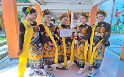 Penerimaan Hadiah Lomba